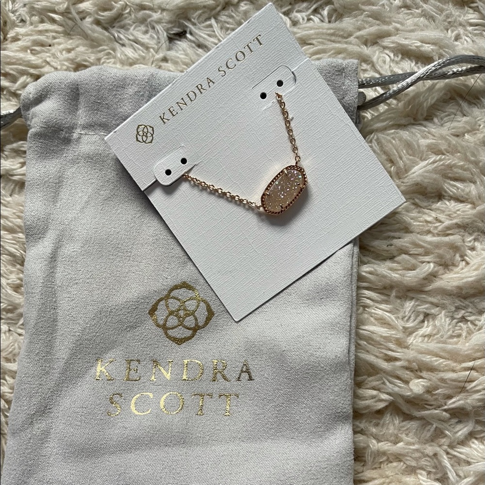 Elisa Gold Pendant Necklace